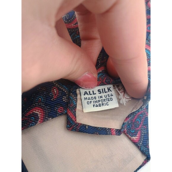 Christopher Hart Tie Mens Red And Blue Paisley Silk Made USA Classic Formal - Picture 4 of 4